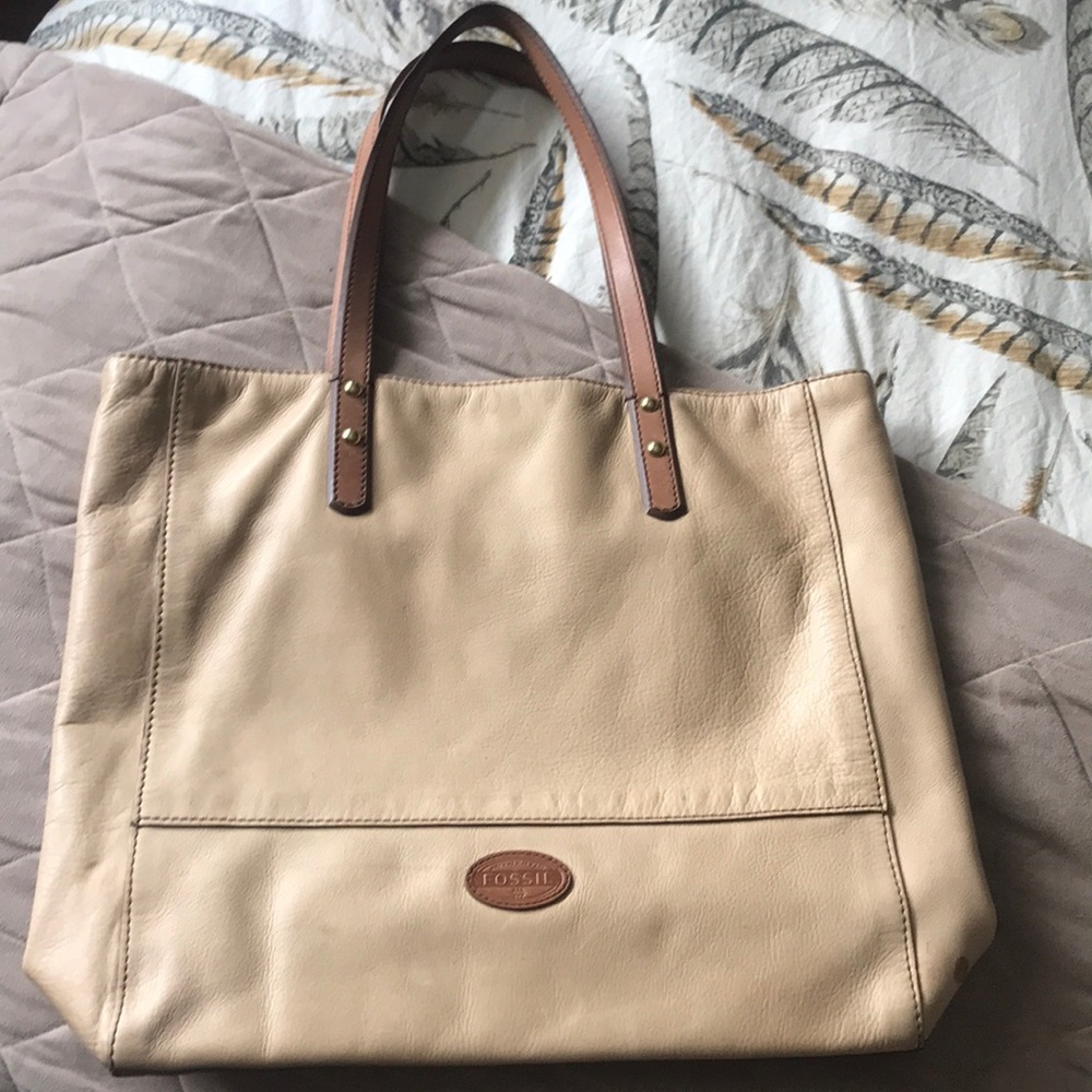 Tan leather fossil bag